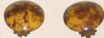 Oorclips, oker gemeleerd